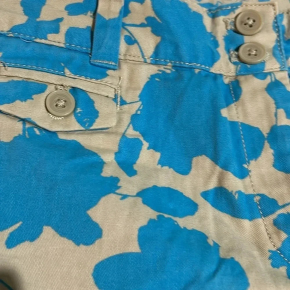 Loft Ann Taylor, women’s blue and tan shorts with pockets size 6 100%cotton NWOT - Picture 2 of 7